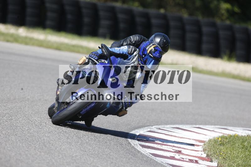 Archiv-2025/48 25.08.2025 Cornu Master School ADR/blau-bleu/0-4